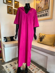 Djellaba en soie fuchsia – Édition Maroc