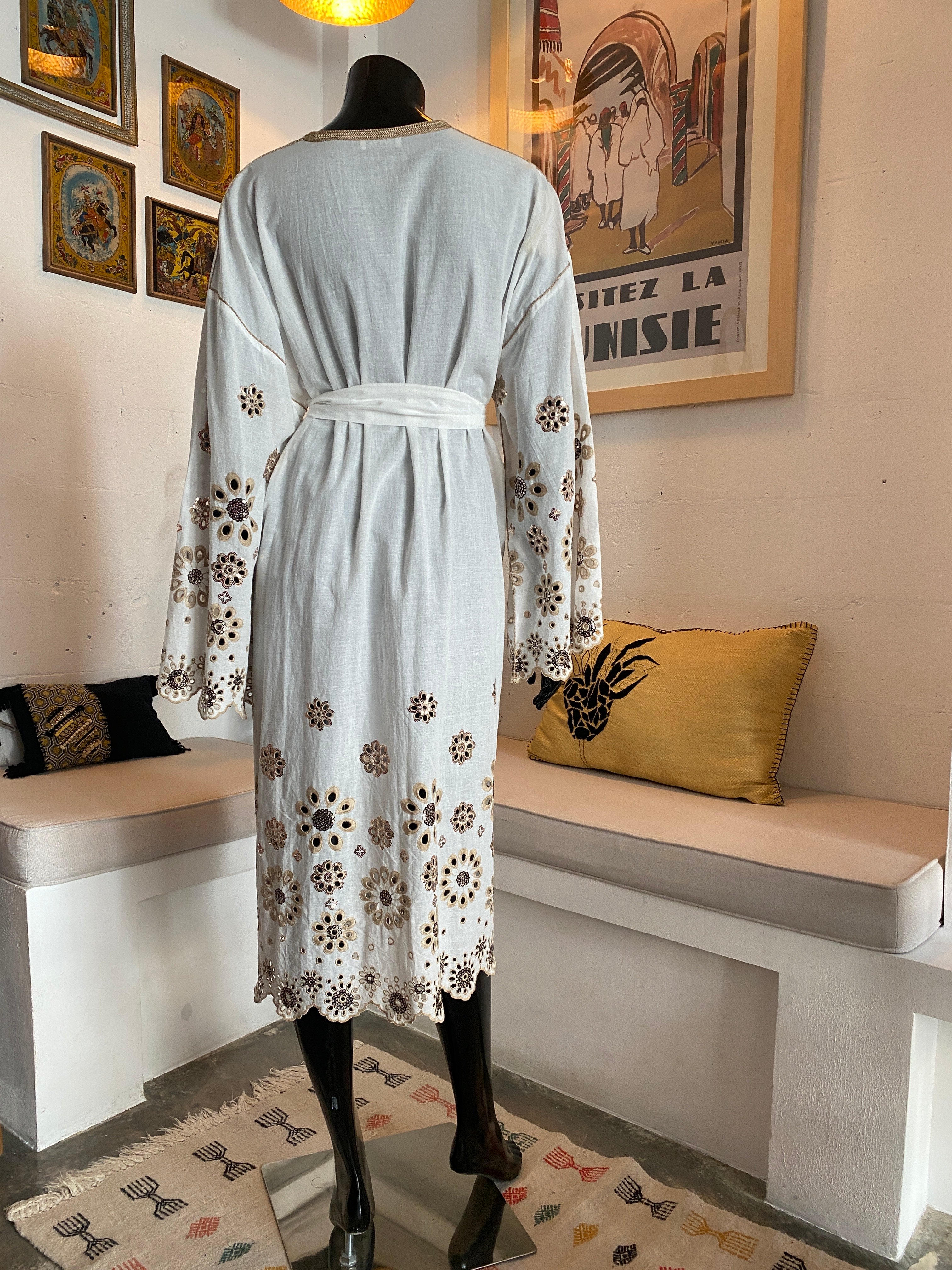 Kimono en coton brodé marocain – Ivoire et or