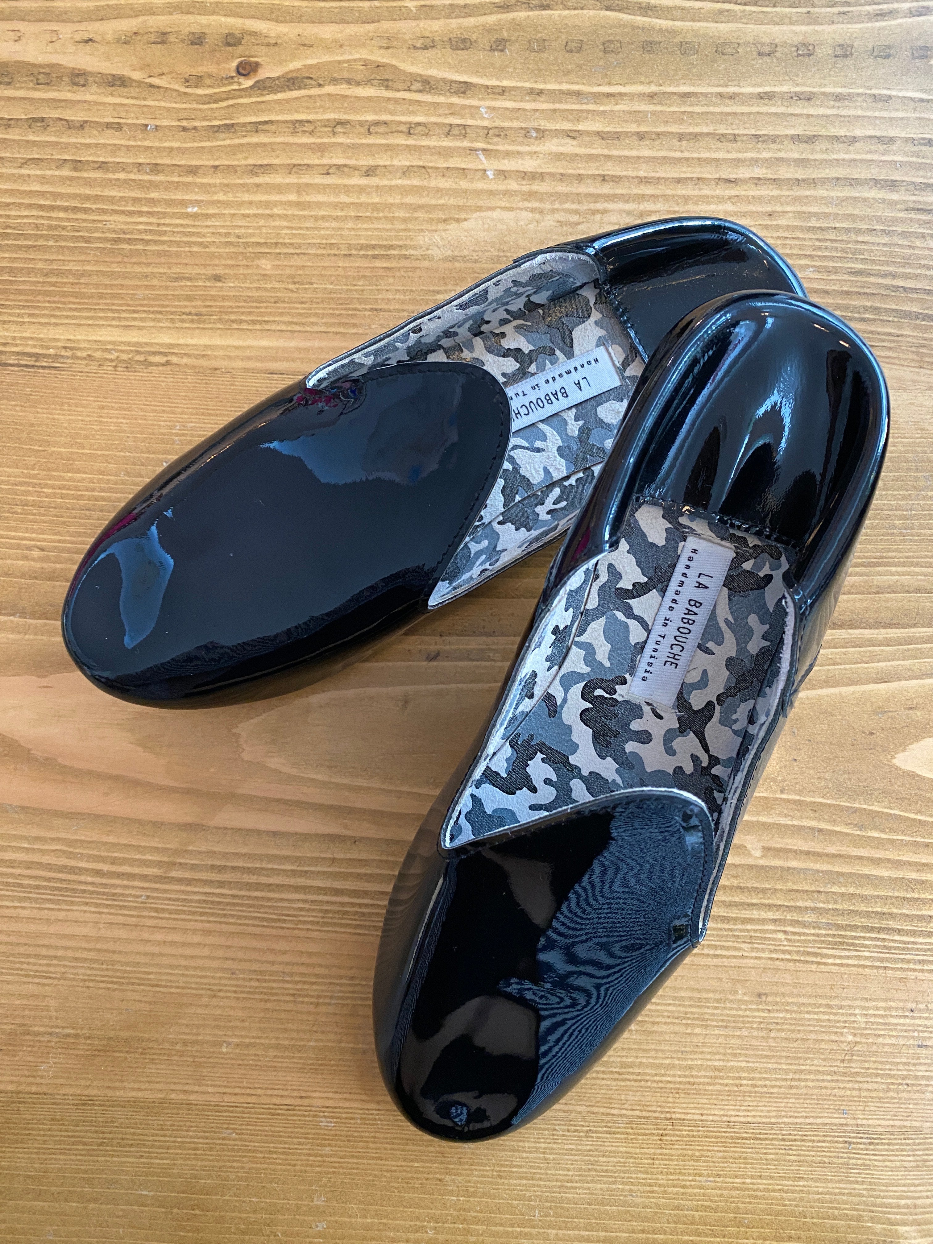 Babouche Noir Gloss avec Doublure Camouflage