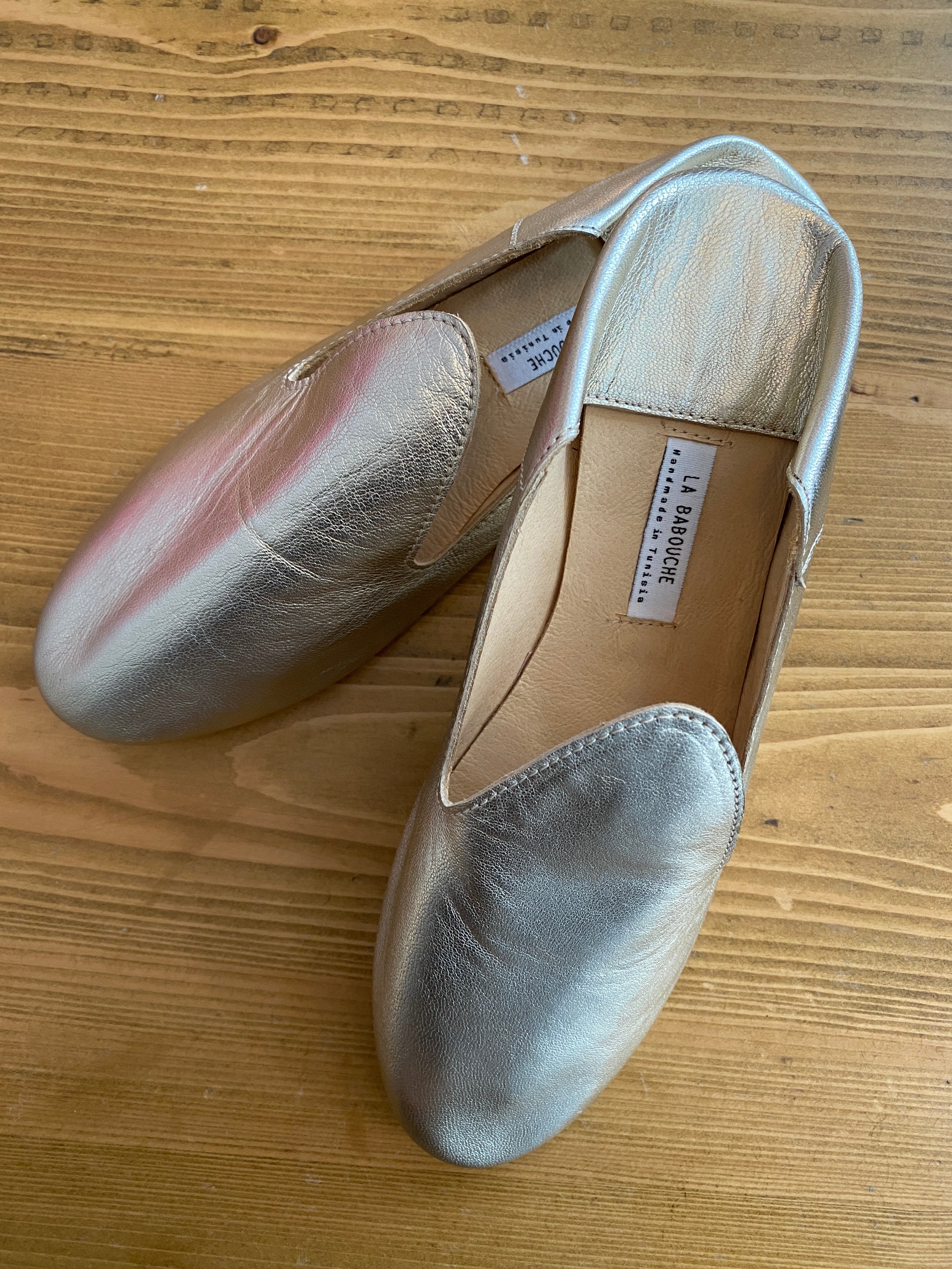 Babouche en cuir doré
