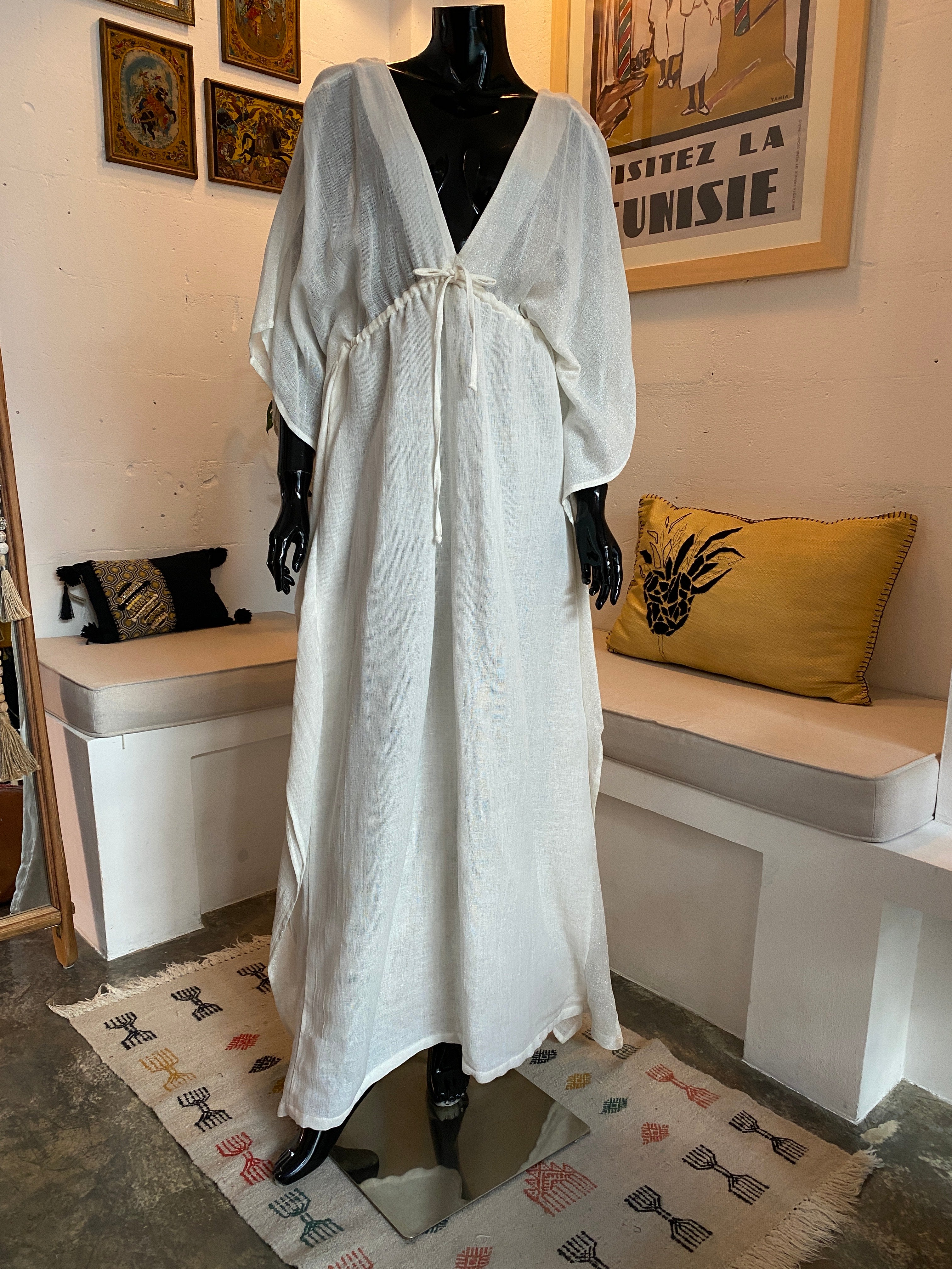Caftan de villégiature en lin blanc