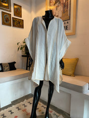 Ray Poncho – Caftan court en lin à bordures dorées