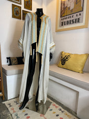 Abaya en lin tissée sur mesure avec coutures marocaines