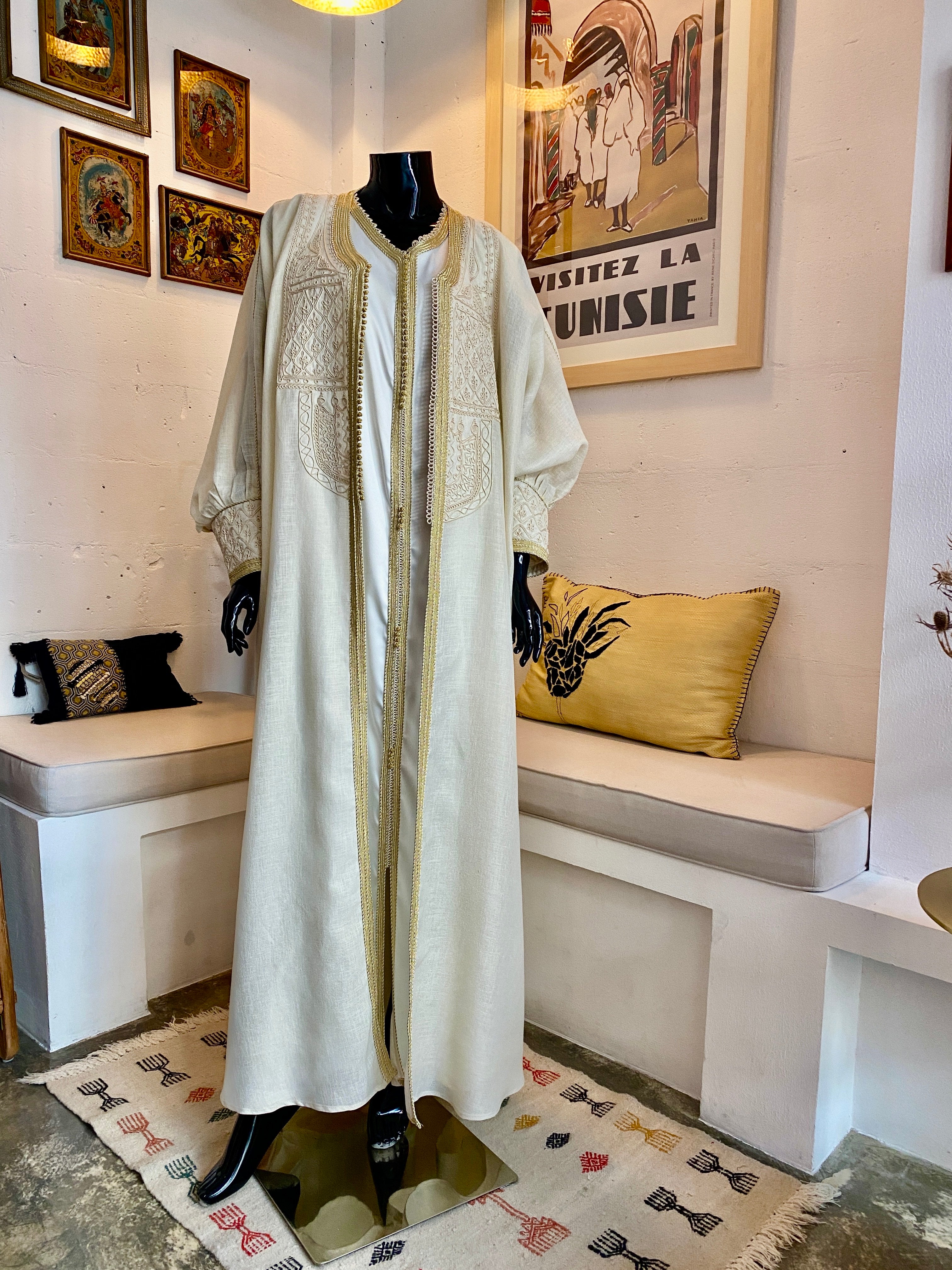 Ensemble abaya et robe beige
